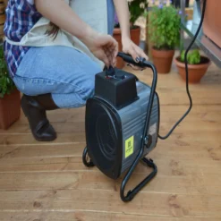 Palram - Canopia Varmeblæser Til Drivhus, Bærbar Stænkafvisende 2400W - 540-179 -Homeshop salg palram canopia varmeblaeser til drivhus baerbar staenkafvisende 2400w 540 179 2